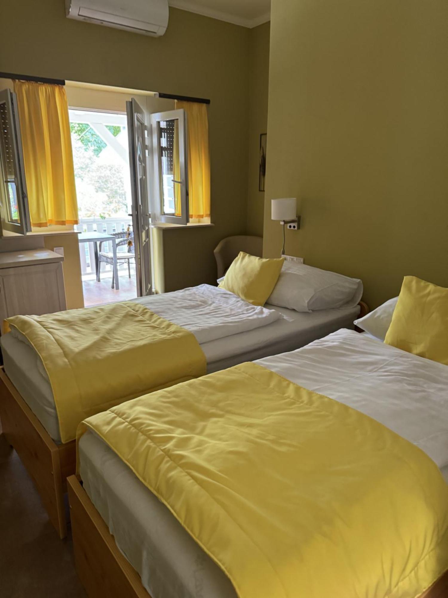 Szem-s Vendégház Balatonszárszó Exterior foto